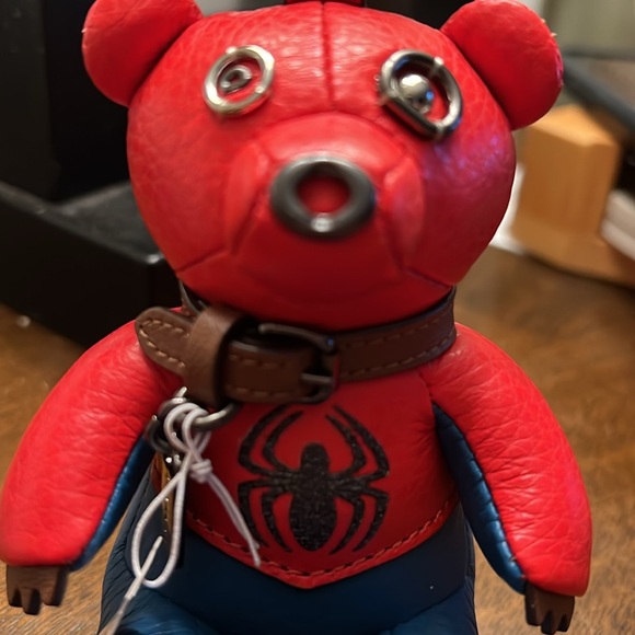 COACH x Marvel Collab Keychain SPIDER-MAN - Picture 5 of 6